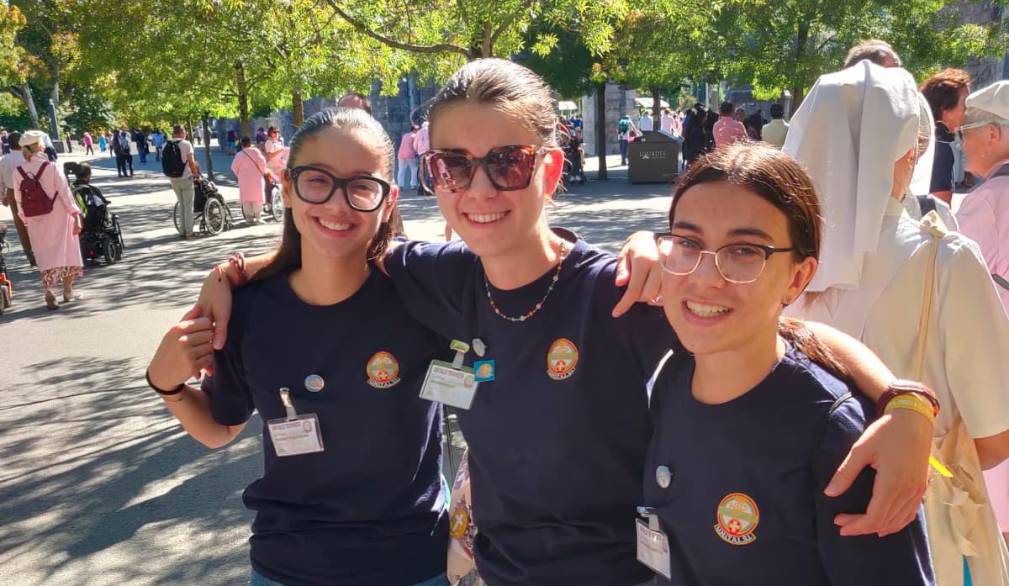 Tre “giovani” testimonianze da Lourdes, dove si vive la gioia di servire