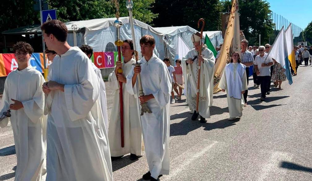 A Campocroce di Mogliano messa e processione con il Vescovo