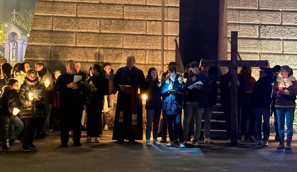 Via Crucis insieme con il Vescovo per la collaborazione di Montebelluna e Caerano
