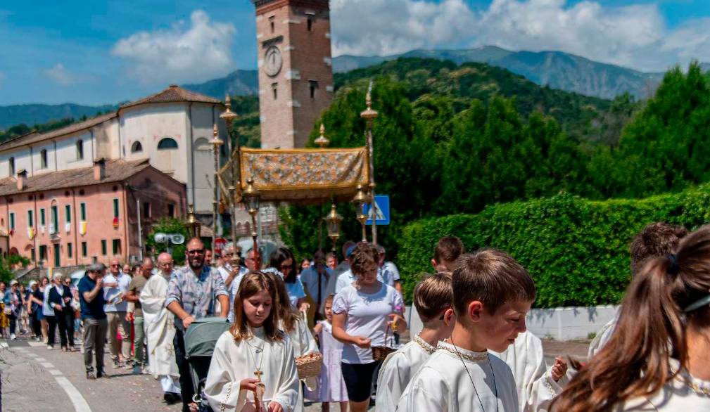 Collaborazione Valcavasia in cammino insieme: il Corpus Domini vissuto a Castelcucco