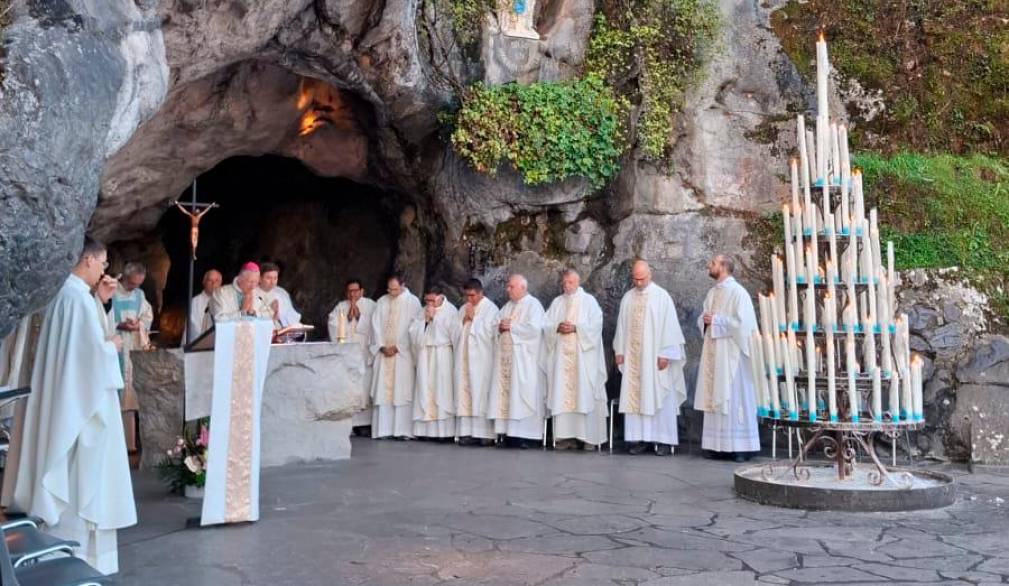 A Lourdes, con Maria, testimoni di speranza
