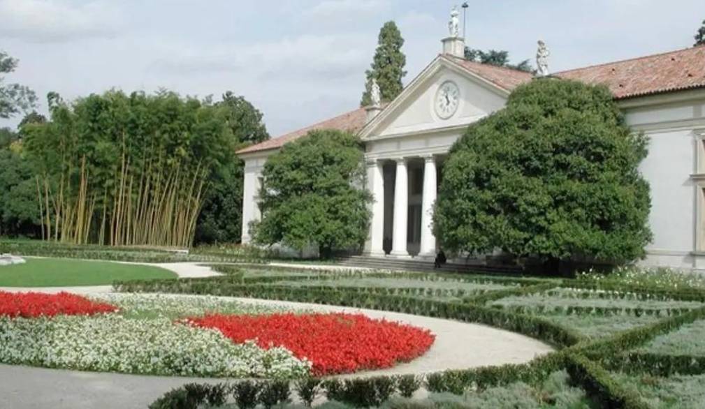 Dalla Provincia oltre 460 mila euro per il recupero di villa Franchetti