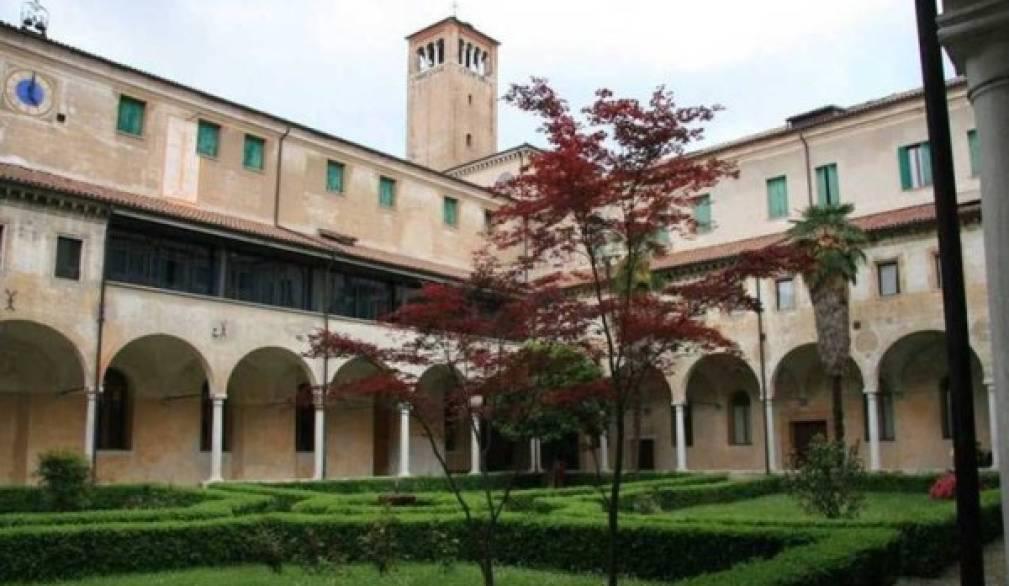 I vescovi italiani approvano la “magna carta” del prete di domani: “Un uomo di relazione che cammina con il popolo di Dio”