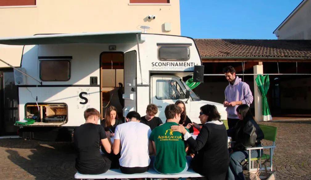 Con “Sconfinamenti” il successo della comunità educante