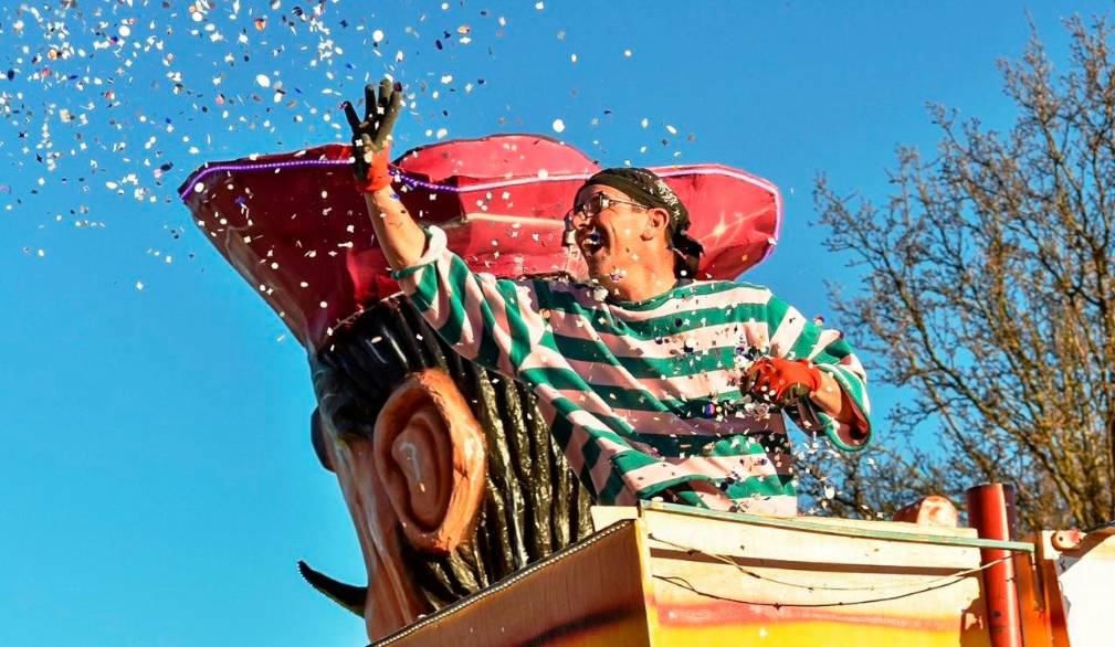 Fine settimana di festa per il Carnevale con le sfilate dei carri