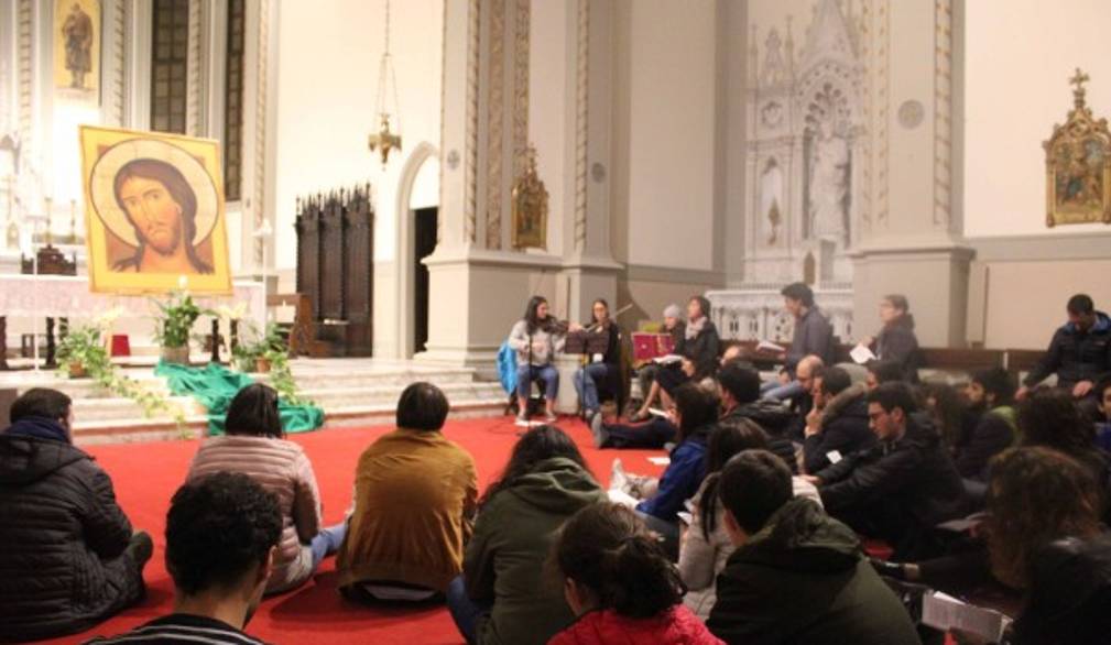 Giovani: pregare insieme è bello