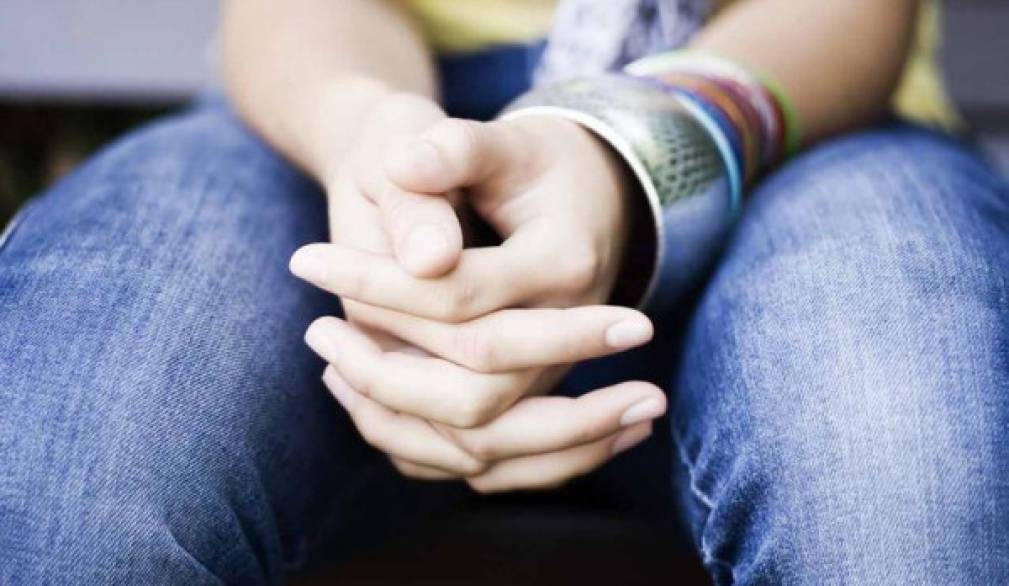 Adolescenti e suicidio, fenomeno sottovalutato su cui la prevenzione sarebbe possibile 