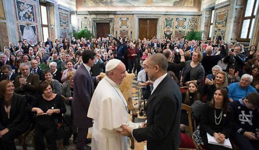 Il Papa riceve in udienza i volontari di Telefono Amico Italia
