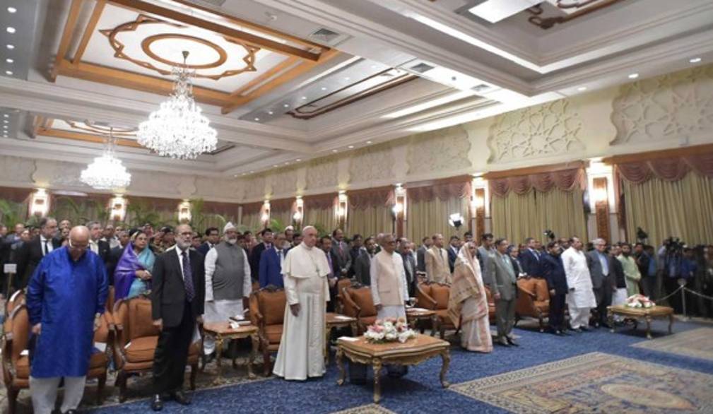 Il Papa in Bangladesh: appello per la crisi nel Rakhine