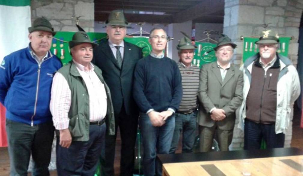 Sfilata alpini: il presidente nazionale Ana Favero all'incontro del Comitato