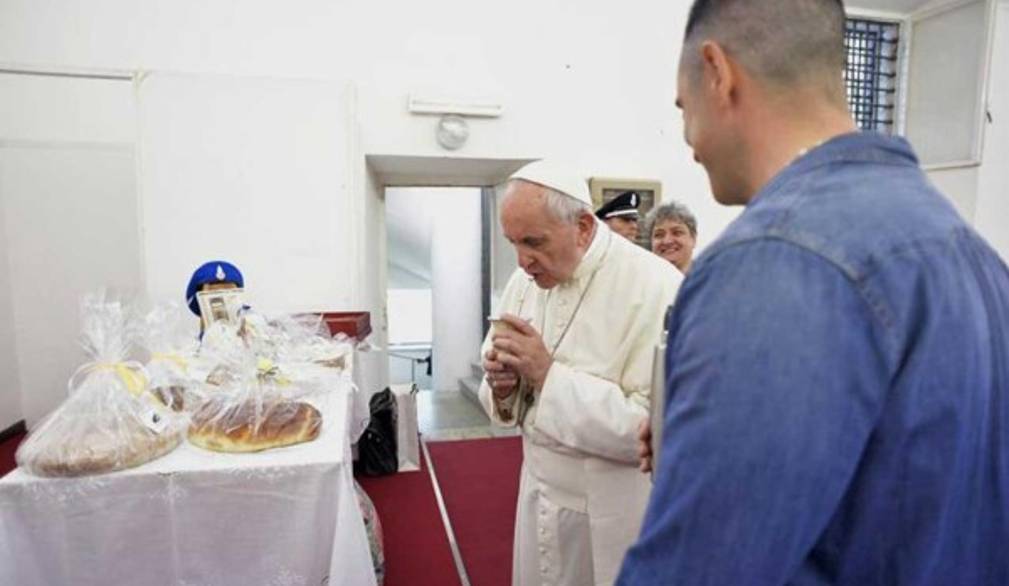 Il Papa ai detenuti: la Lavanda dei piedi non è folclore