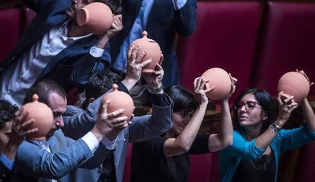 Decreto salva-banche venete, il Governo pone la fiducia