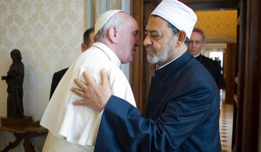 Il Papa in Egitto contro ogni estremismo