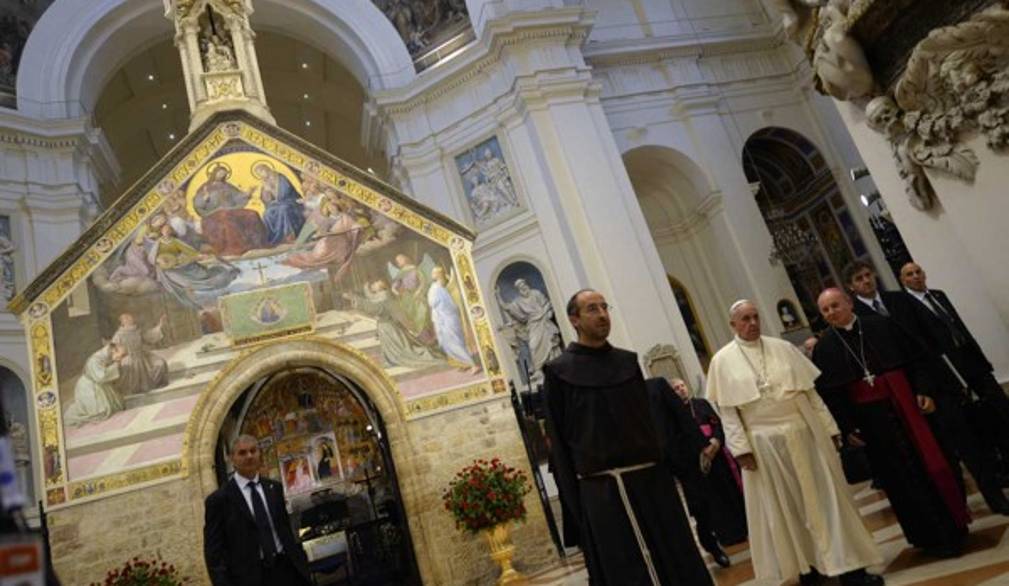 Francesco alla Porziuncola, pellegrino tra i pellegrini