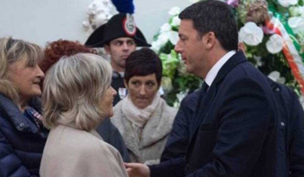 Tina Anselmi. Renzi alla camera ardente: "Doveroso omaggio"