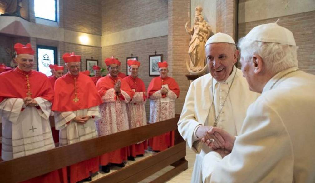 Il Papa ai cardinali: non nemici, ma fratelli. Portatori di riconciliazione