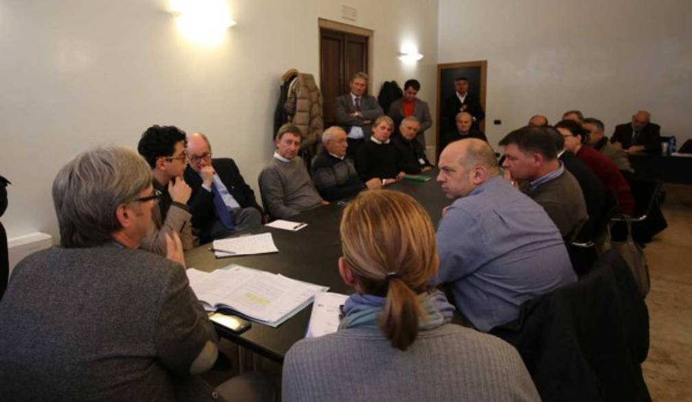 Cave, i sindaci battono i pugni, la Regione li tranquillizza