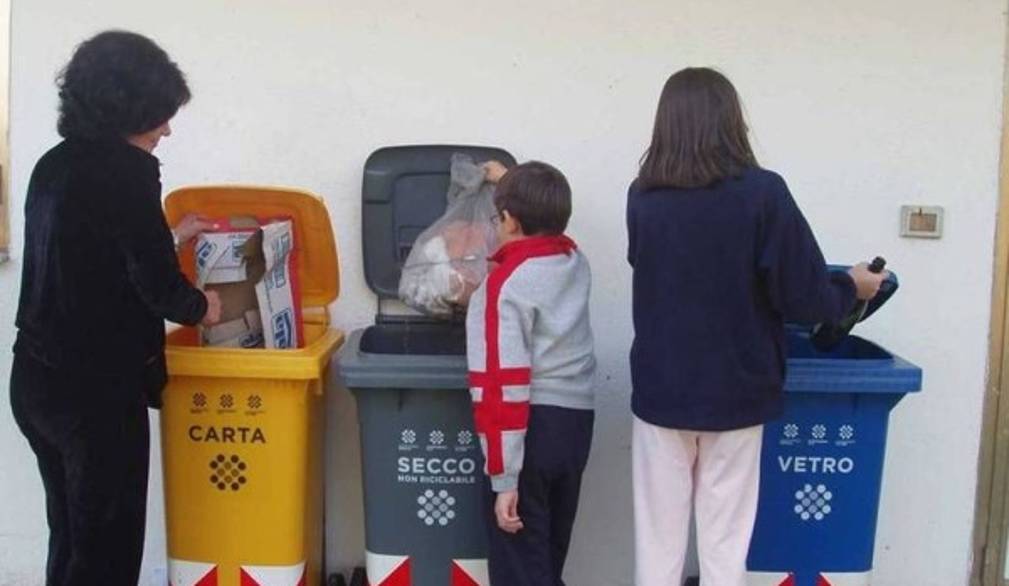 Differenziata, plastica-ferro-lattine: dal 1° gennaio cambia raccolta nei 25 comuni dell'ex Tv3