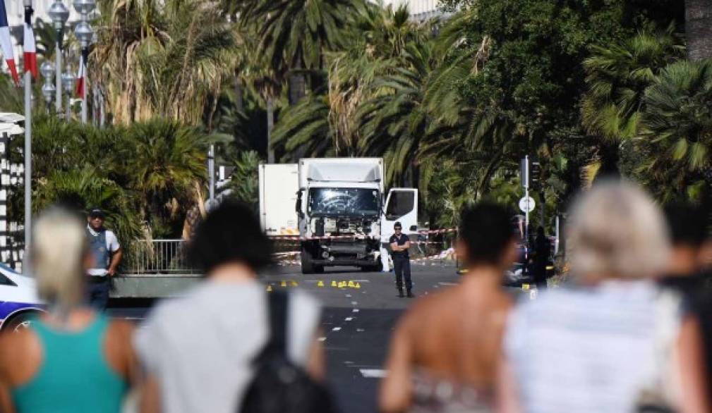 Nizza: la condanna del Papa. I vescovi: “La solidarietà nazionale sarà più forte del terrorismo”