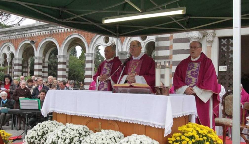 Defunti: messa del Vescovo in Cattedrale e in cimitero il 2 novembre