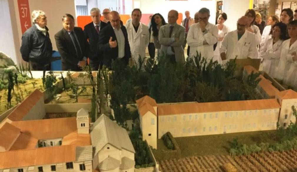 Il modello dell'ospedale di Van Gogh donato da Goldin all'ospedale Ca' Foncello