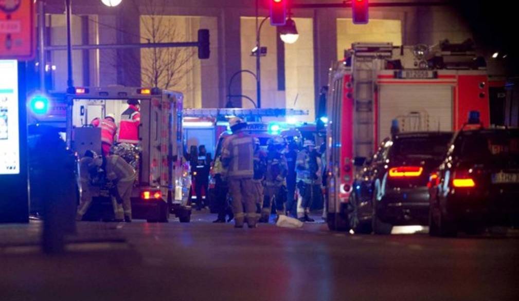 Strage a Berlino, il Papa: "La follia omicida non trovi più spazio nel nostro mondo"