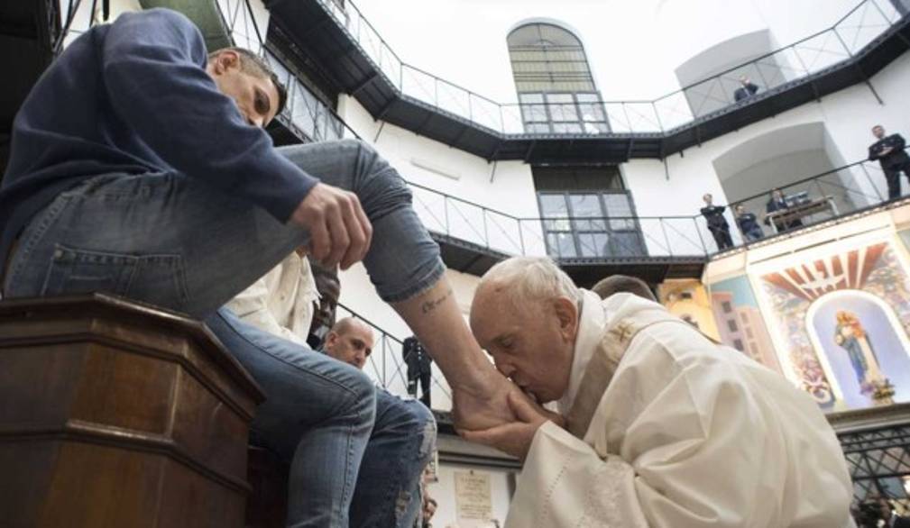 Messa in Coena Domini, Papa a Regina Coeli: "Una pena non aperta alla speranza non è cristiana"