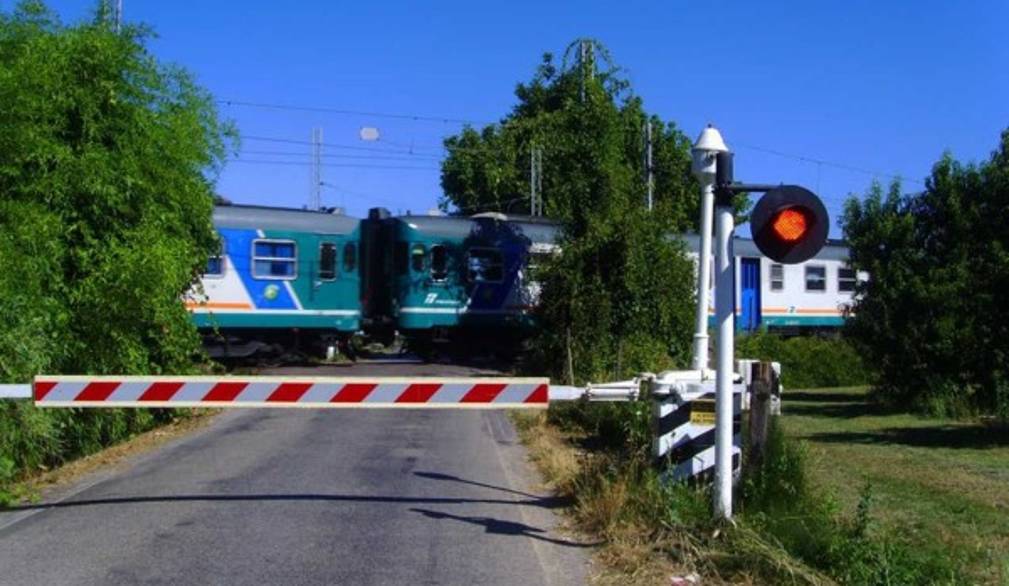 Accordo Regione-Rfi per la soprressione di decine di passaggi a livello