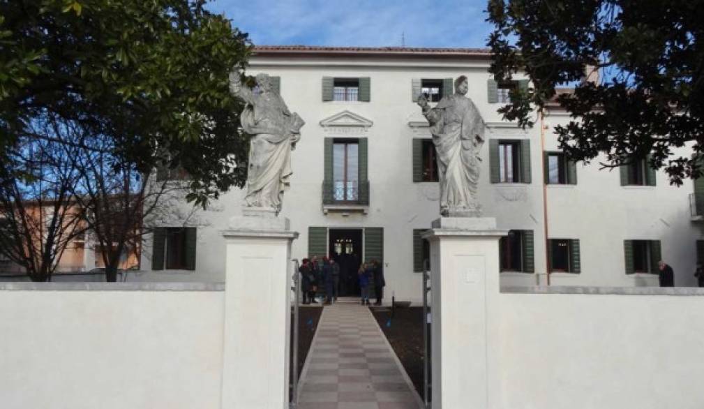 Paese: nuova canonica, casa della comunità