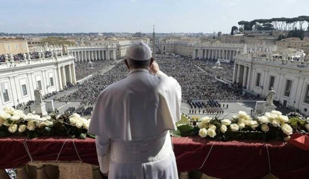 A Pasqua l'appello di Francesco: evitare il dilagare dei conflitti