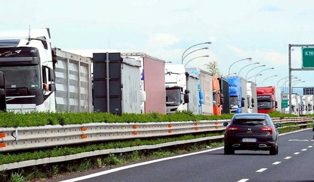 Tir: traffico intasato