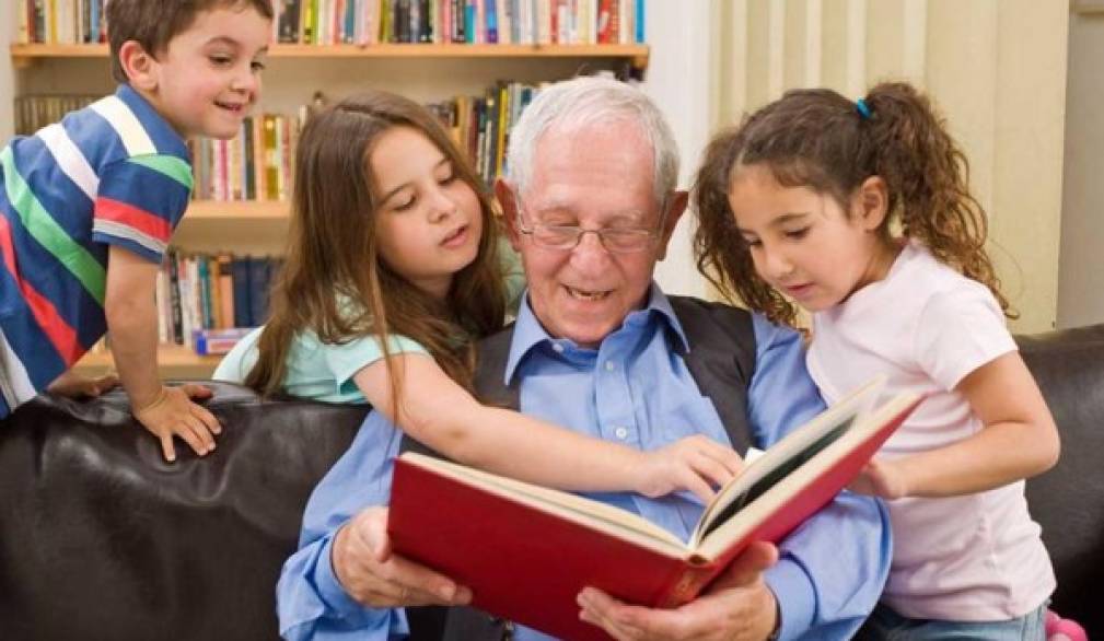 I nonni tornano a scuola con il Centro della Famiglia