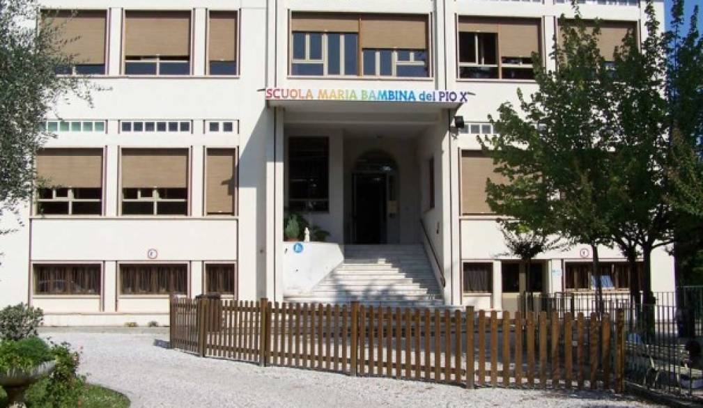 Treviso: alla scuola dell'infanzia Maria Bambina un grande salvadanaio solidale
