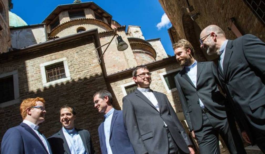 Il sì di cinque giovani sabato 21 maggio. Diretta streaming sul nostro sito