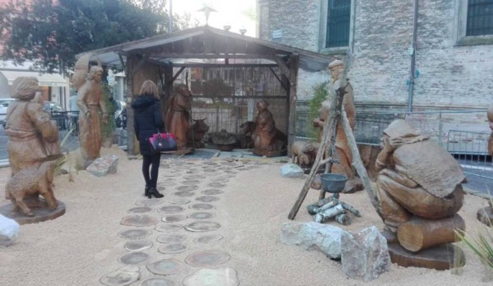 San Donà, statue del presepe restaurate con l'aiuto dei rifugiati