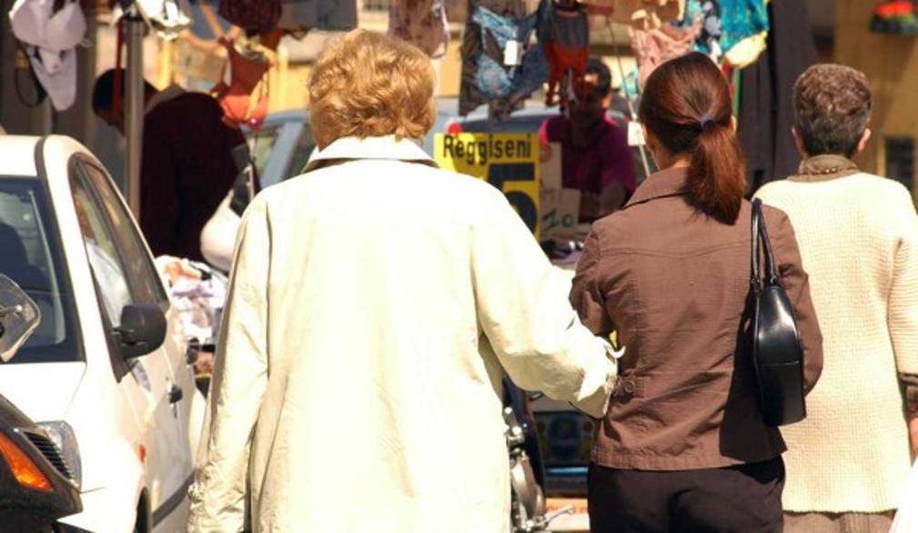 Assistenti familiari: in Veneto arriva una proposta di legge a tutela del loro lavoro