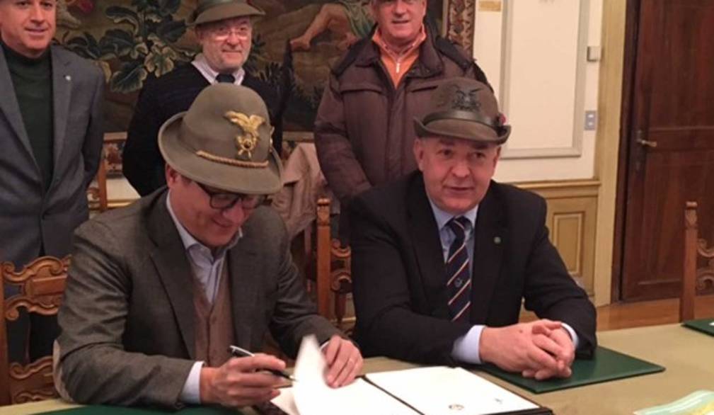 Gli alpini donano a Treviso interventi su scuole, fontane e Mura