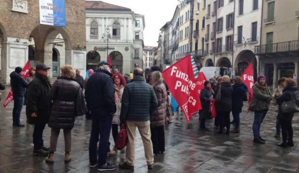 Provincia: situazione bloccata, si rischiano duecento esuberi