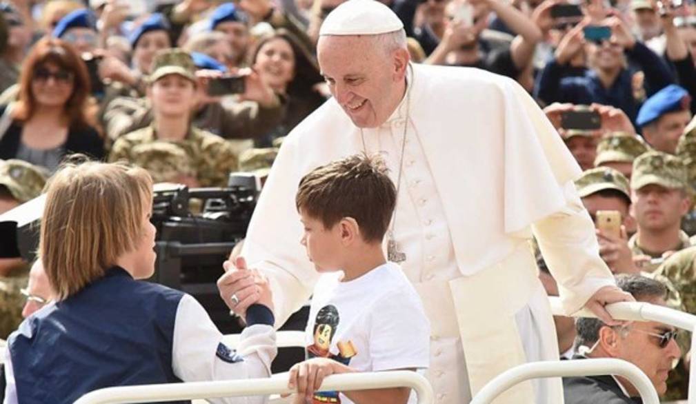 Udienza del mercoledì: "La preghiera non è una bacchetta magica"