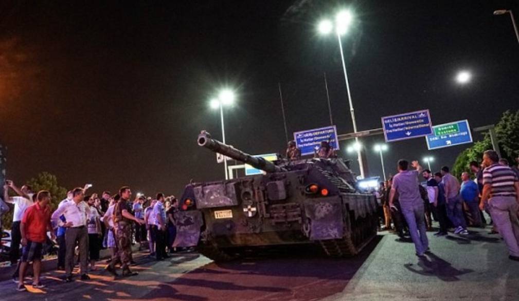 Turchia, golpe fallito: il mondo con il fiato sospeso dal paese richiesta di dialogo