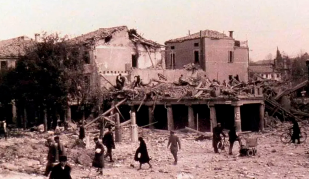 Immagine storica della città distrutta