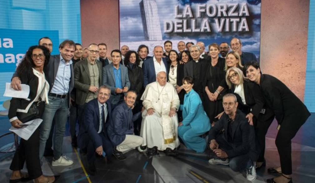 Il Papa interviene nel programma "A Sua Immagine": "Con la pace si guadagna sempre"