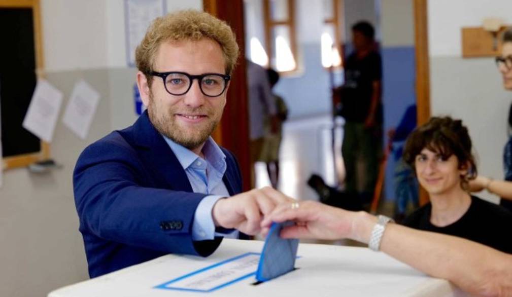 Ballottaggi: finisce sei a uno per il centrodestra. L'eccezione è Vicenza, con Possamai