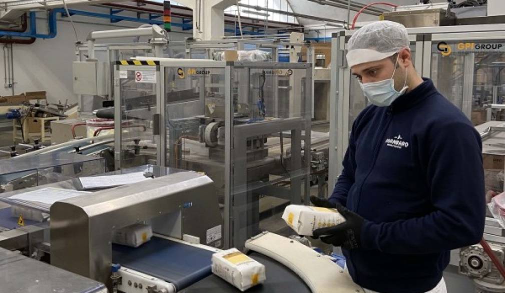 La gente è a casa e si consola con la pasta. Sgambaro aumenta la produzione