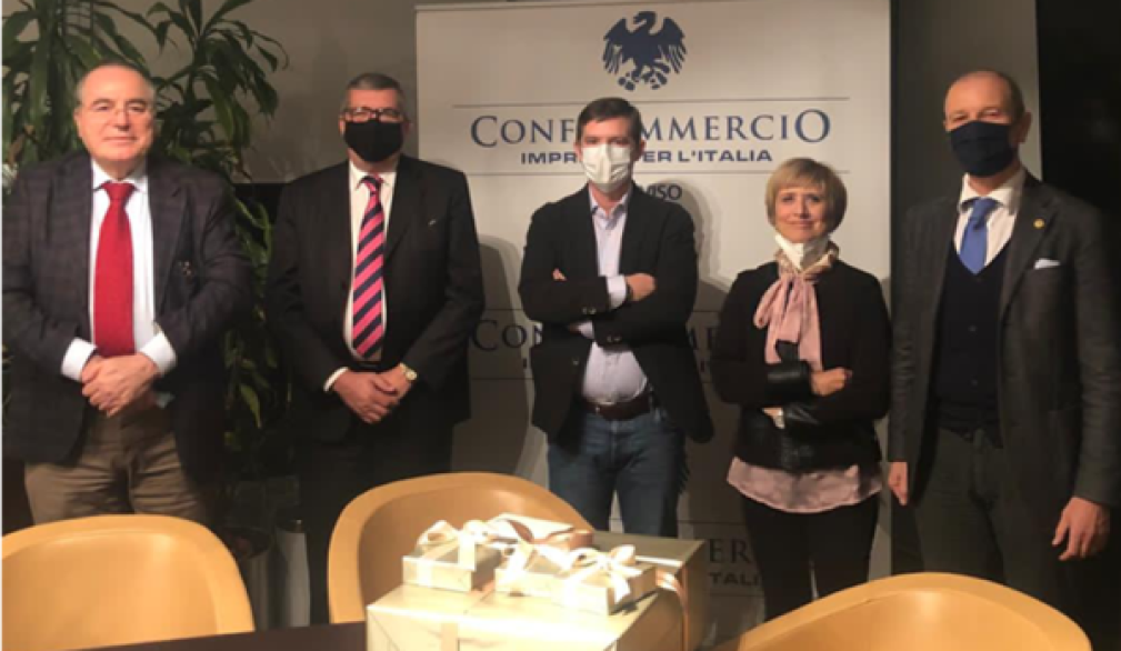 L'omaggio di Confcommercio a Luca Bertuola