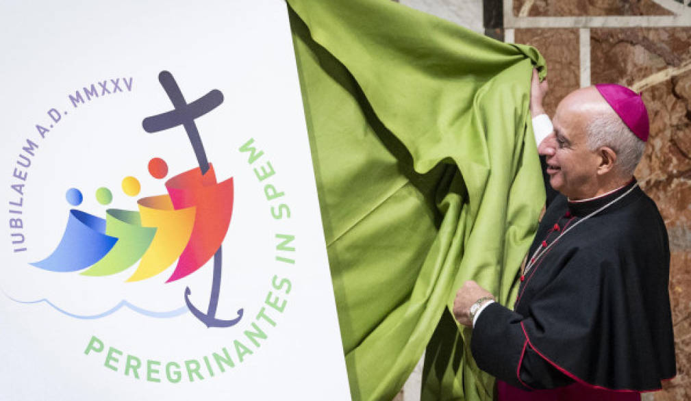 Giubileo 2025: mons. Fisichella ha presentato il logo