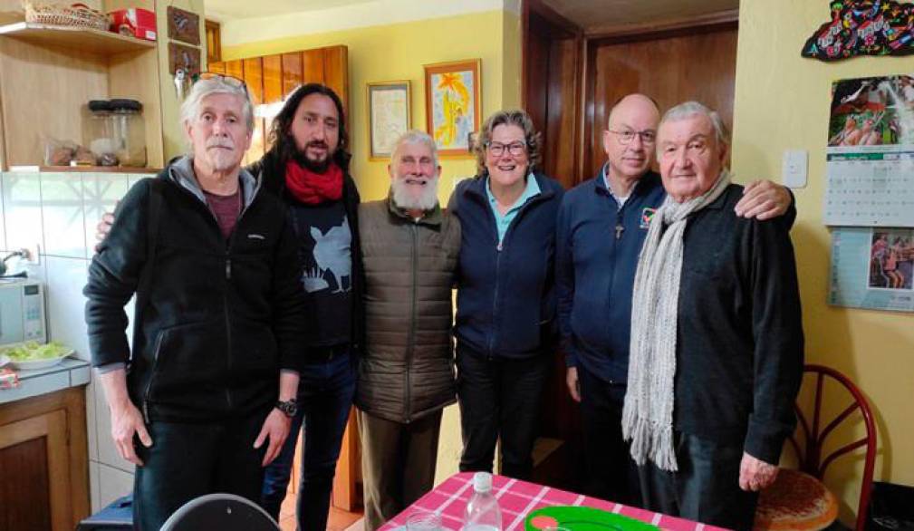Nelle foto: il gruppo dei missionari trevigiani con don Gianfranco Pegoraro e Lucia Michelin; una veduta di Salinas (foto Centro Missionario diocesi di Treviso)