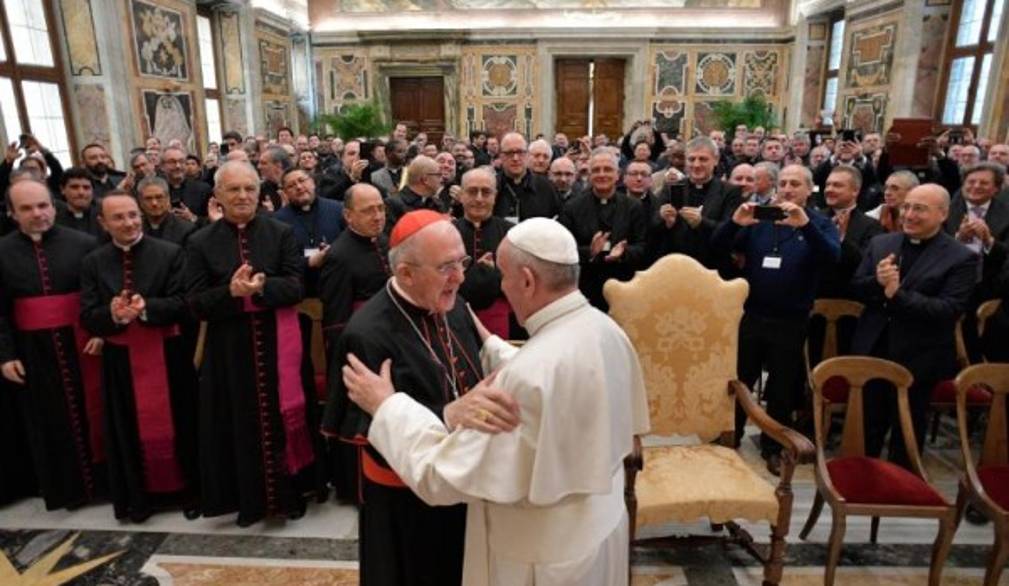 Papa Francesco ai parroci: sostenere le coppie e farsi prossimi anche ai giovani che desiderano convivere