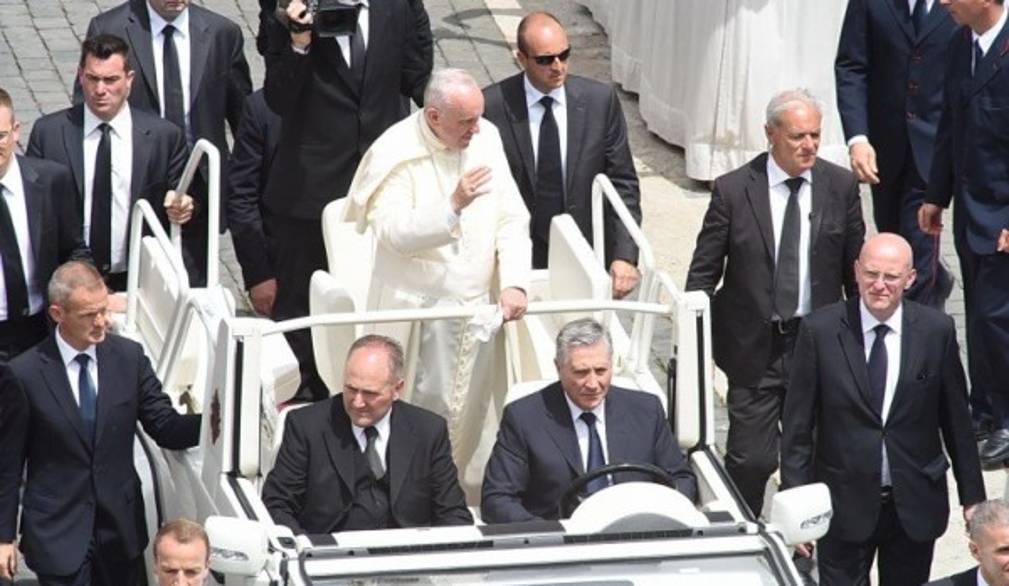 Udienza del Papa: il giusto atteggiamento per pregare