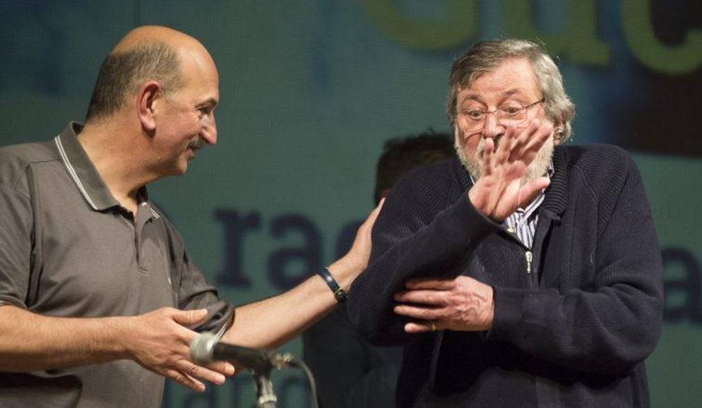 Don Brunetto Salvarani con Francesco Guccini